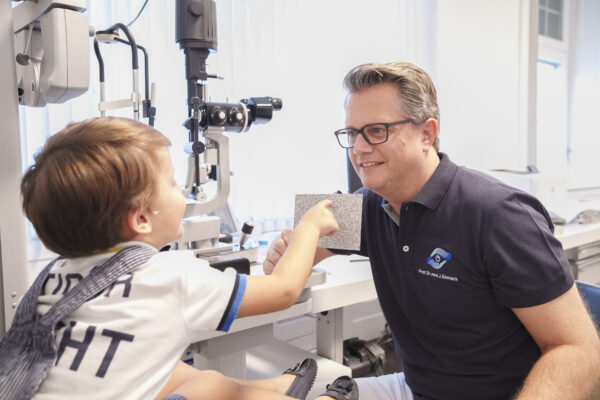 Mikroschielen ist schwer zu erkennen, aber behandlungsbedürftig